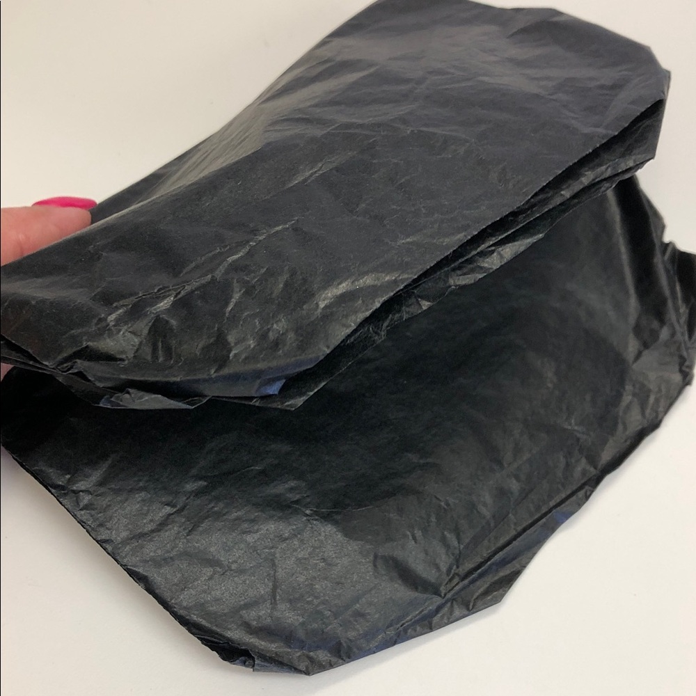 CHANEL BLACK MESH COSMETIC BAG • ZIP CLOSE W CHANEL LOGO PULL - Picture 8 of 11
